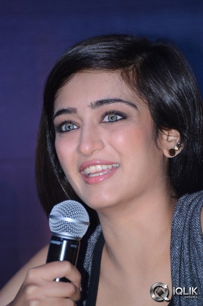 Akshara-Haasan-at-Shamitabh-Movie-Press-Meet